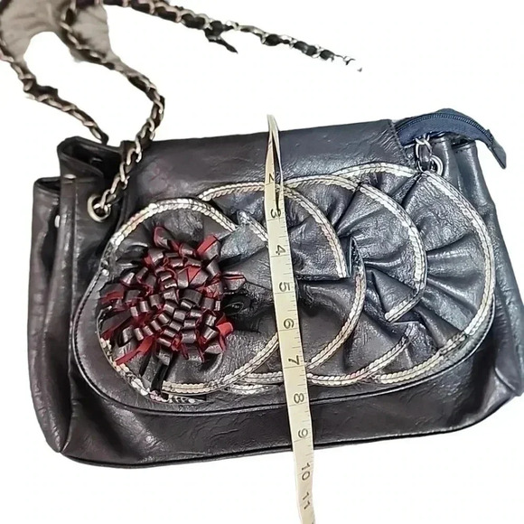 VINTAGE Leather Shoulder Bag with chain strap - Picture 6 of 16